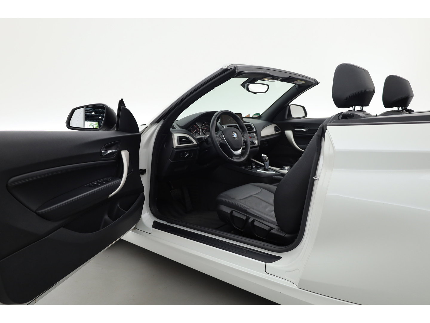 BMW 2 Serie Cabrio 220i | Cruise Control | Bluetooth | PDC | Stoelverwarming | Navi | Leder