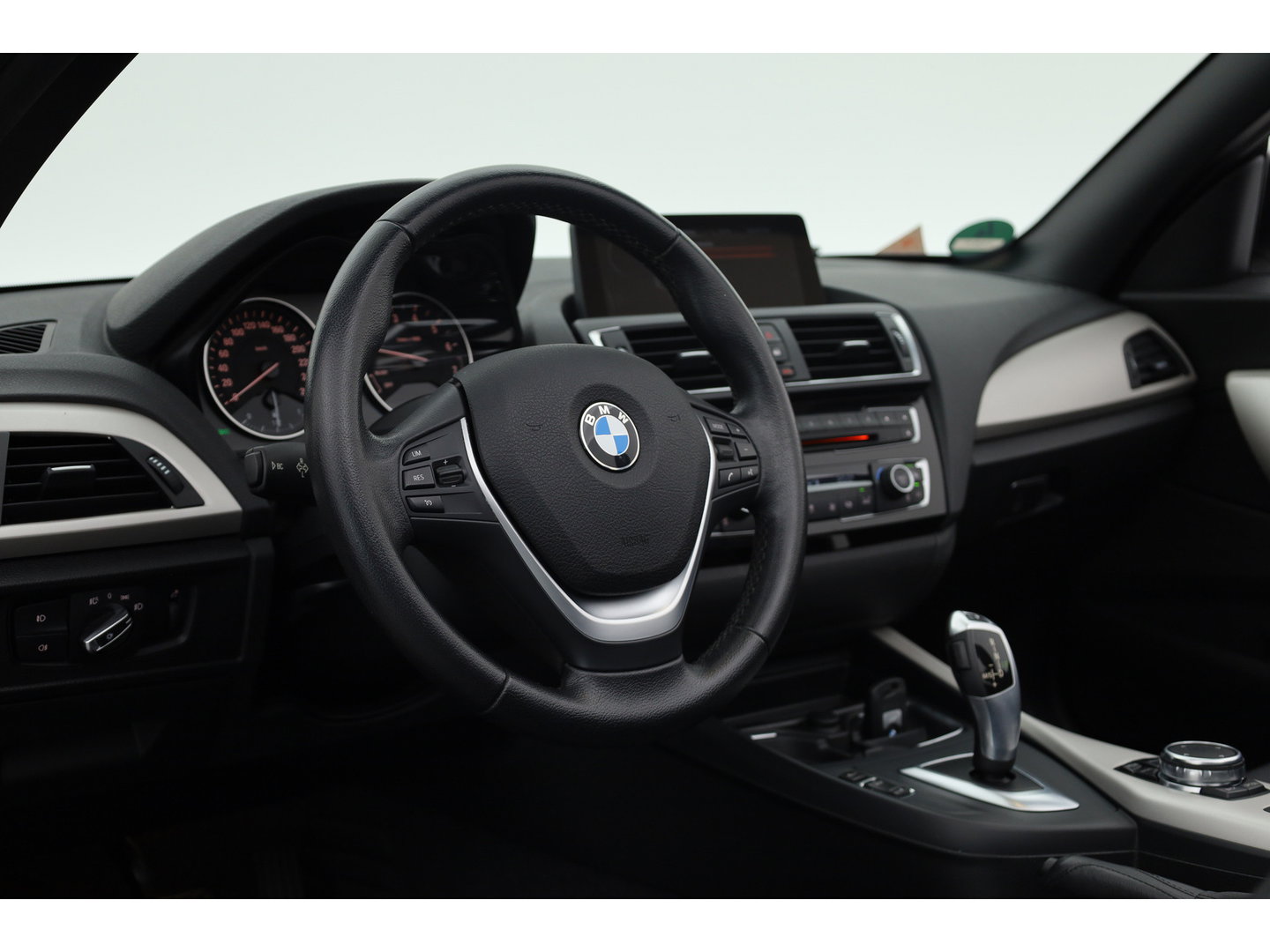 BMW 2 Serie Cabrio 220i | Cruise Control | Bluetooth | PDC | Stoelverwarming | Navi | Leder