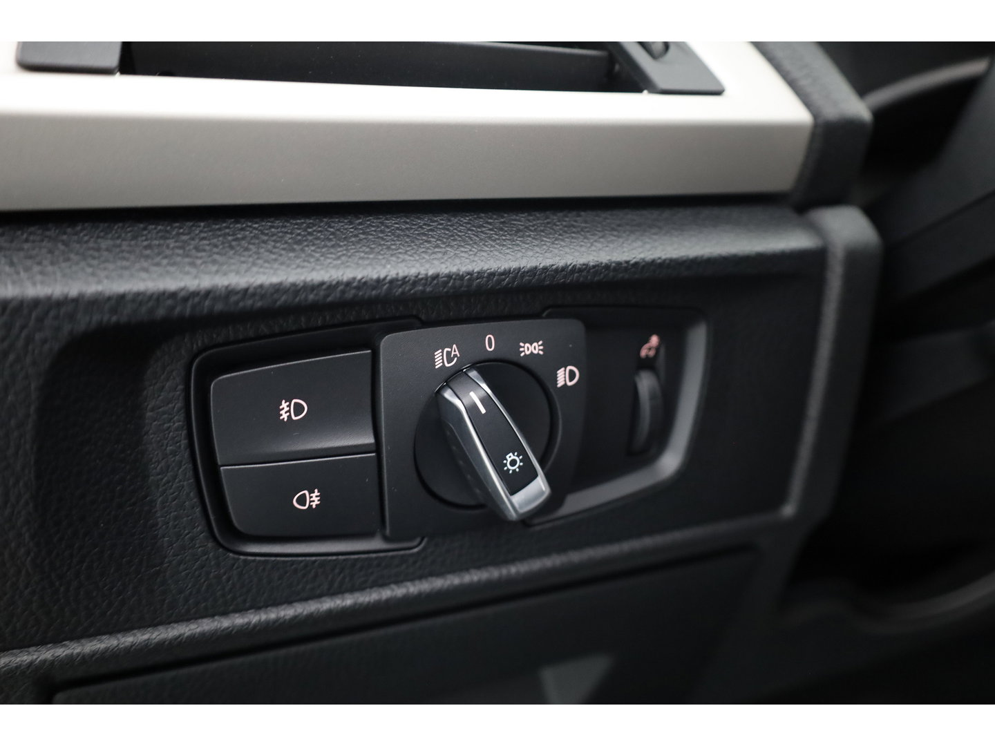 BMW 2 Serie Cabrio 220i | Cruise Control | Bluetooth | PDC | Stoelverwarming | Navi | Leder