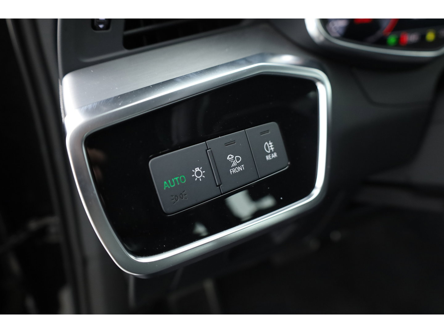 Audi A6 Avant 40 TDI quattro S line | Dig. Cockpit | Standkachel | Elek. Trekhaak | Adapt. Cruise | 360cam | Apple CarPlay & Android Auto
