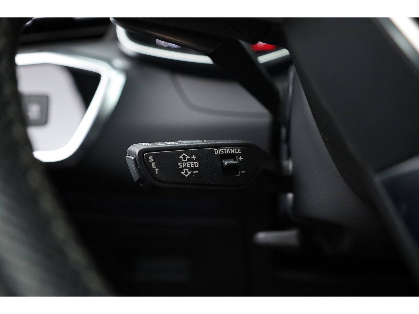 Audi A6 Avant 40 TDI quattro S line | Dig. Cockpit | Standkachel | Elek. Trekhaak | Adapt. Cruise | 360cam | Apple CarPlay & Android Auto