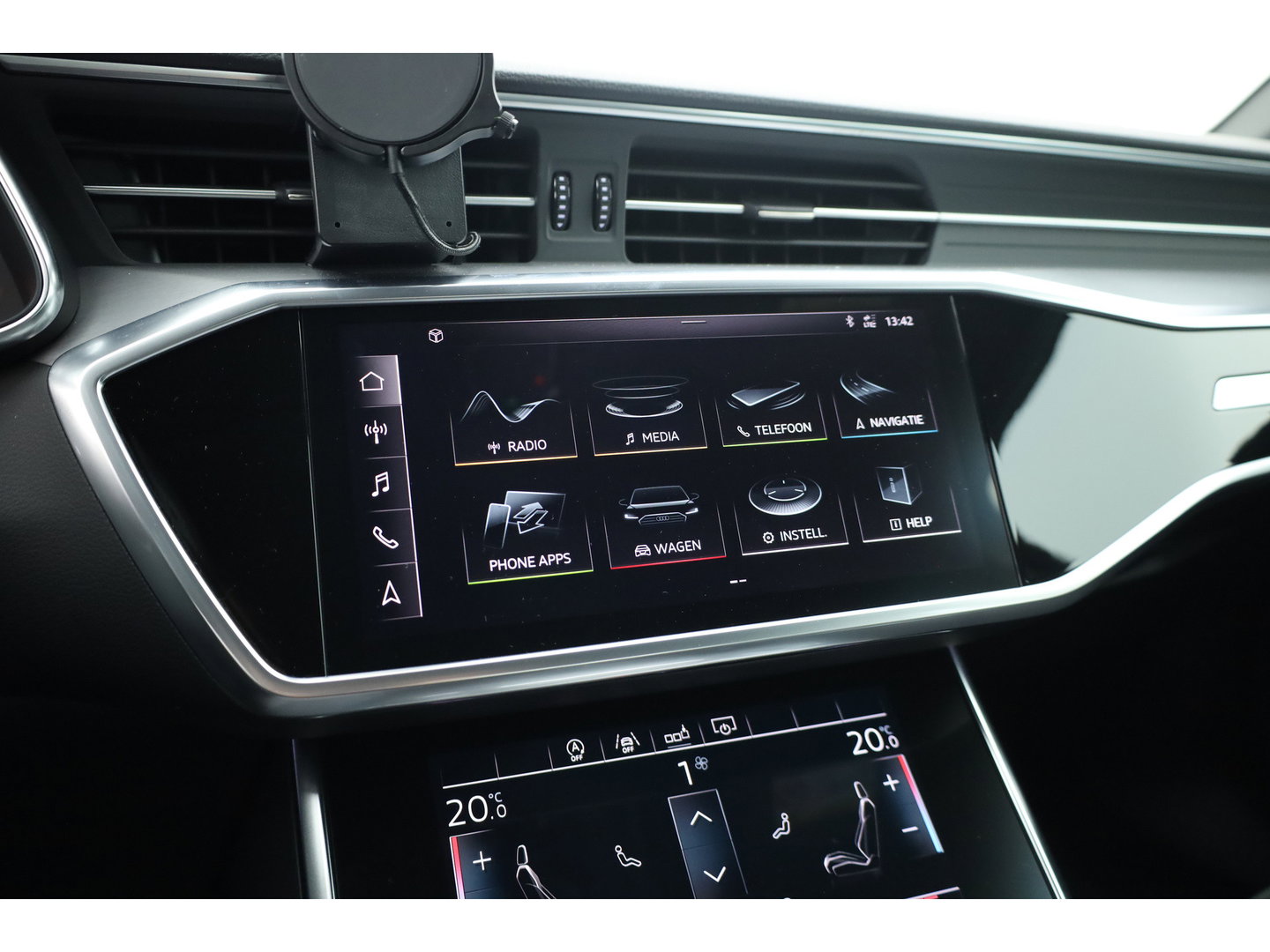 Audi A6 Avant 40 TDI quattro S line | Dig. Cockpit | Standkachel | Elek. Trekhaak | Adapt. Cruise | 360cam | Apple CarPlay & Android Auto
