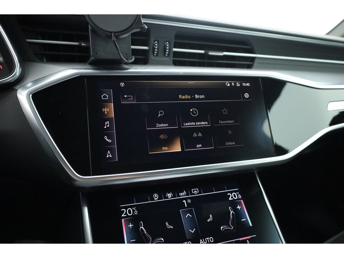Audi A6 Avant 40 TDI quattro S line | Dig. Cockpit | Standkachel | Elek. Trekhaak | Adapt. Cruise | 360cam | Apple CarPlay & Android Auto
