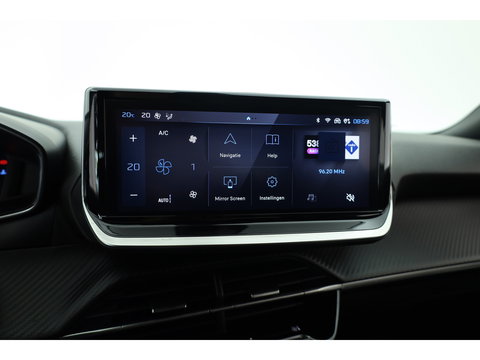 Peugeot 2008 1.2 PureTech 130 Allure | Dig. Cockpit | Trekhaak | Camera | Apple CarPlay & Android Auto | Cruise Control | Navi | 17'' R