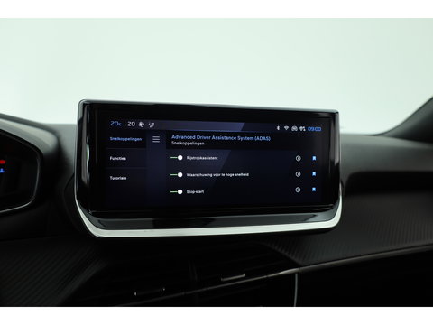 Peugeot 2008 1.2 PureTech 130 Allure | Dig. Cockpit | Trekhaak | Camera | Apple CarPlay & Android Auto | Cruise Control | Navi | 17'' R