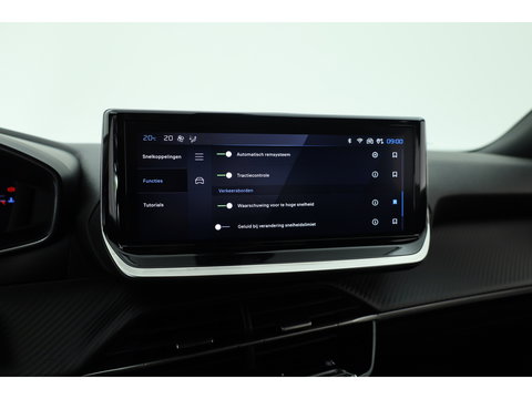 Peugeot 2008 1.2 PureTech 130 Allure | Dig. Cockpit | Trekhaak | Camera | Apple CarPlay & Android Auto | Cruise Control | Navi | 17'' R