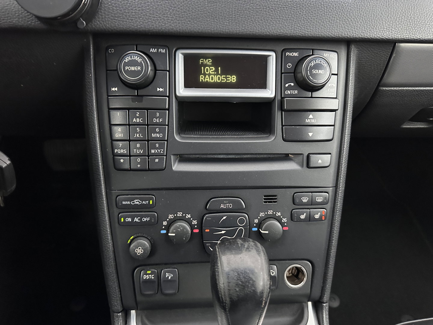 Volvo XC90 2.5 T [ 7-Pers. ] Aut. *LEATHER | NAVI-FULLMAP | MEMORY-PACK | HEATED-COMFORTSEATS | ECC | TOWBAR | PDC | CRUISE | 18''ALU*