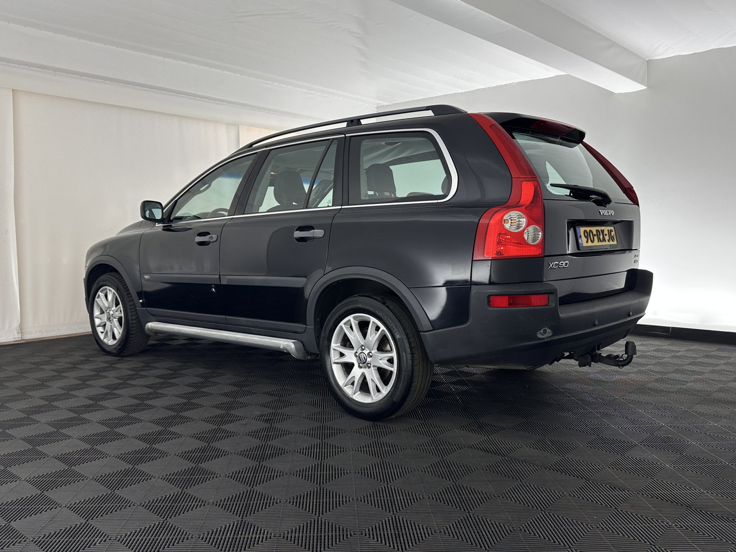 Volvo XC90 2.5 T [ 7-Pers. ] Aut. *LEATHER | NAVI-FULLMAP | MEMORY-PACK | HEATED-COMFORTSEATS | ECC | TOWBAR | PDC | CRUISE | 18''ALU*