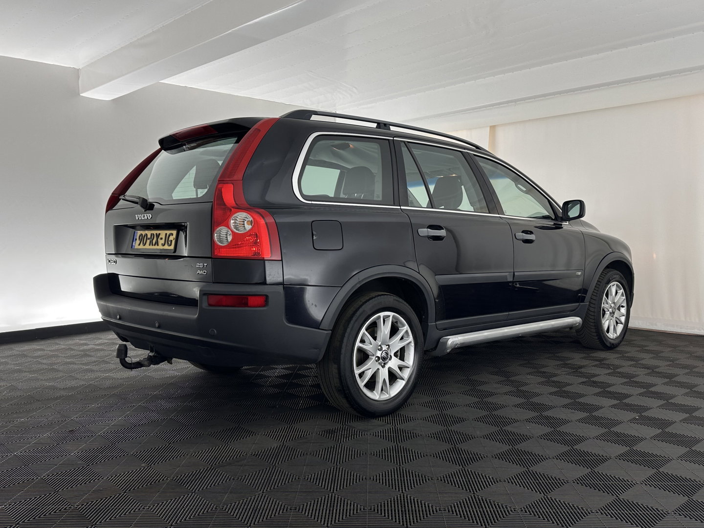 Volvo XC90 2.5 T [ 7-Pers. ] Aut. *LEATHER | NAVI-FULLMAP | MEMORY-PACK | HEATED-COMFORTSEATS | ECC | TOWBAR | PDC | CRUISE | 18''ALU*