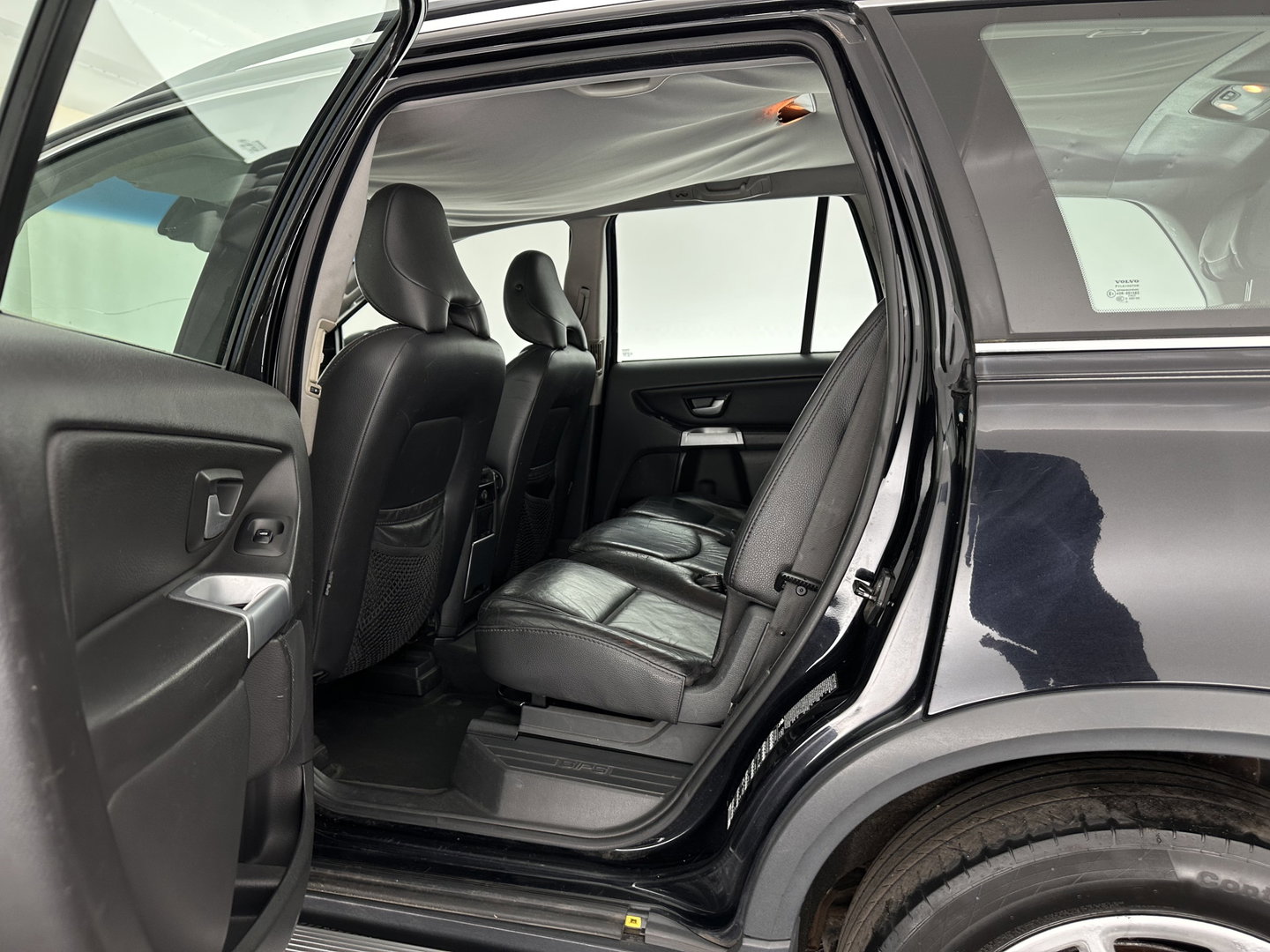 Volvo XC90 2.5 T [ 7-Pers. ] Aut. *LEATHER | NAVI-FULLMAP | MEMORY-PACK | HEATED-COMFORTSEATS | ECC | TOWBAR | PDC | CRUISE | 18''ALU*