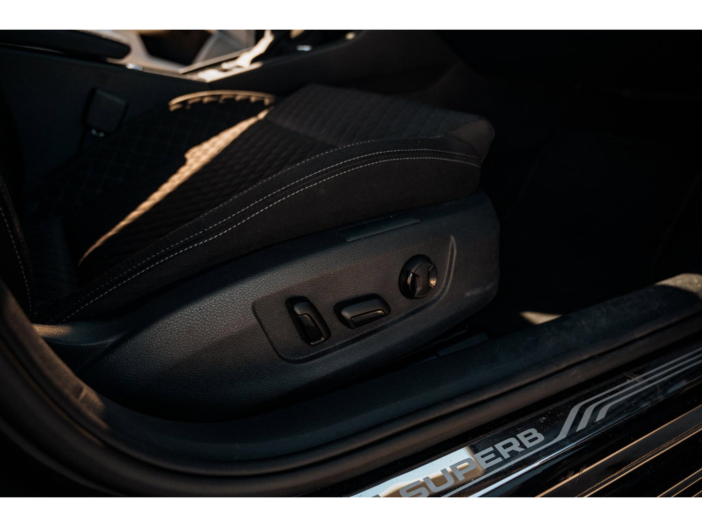 Škoda Superb Combi 1.8 TSI Style Business | TREKHAAK 1800 KG | ADAPTIVE CRUISE