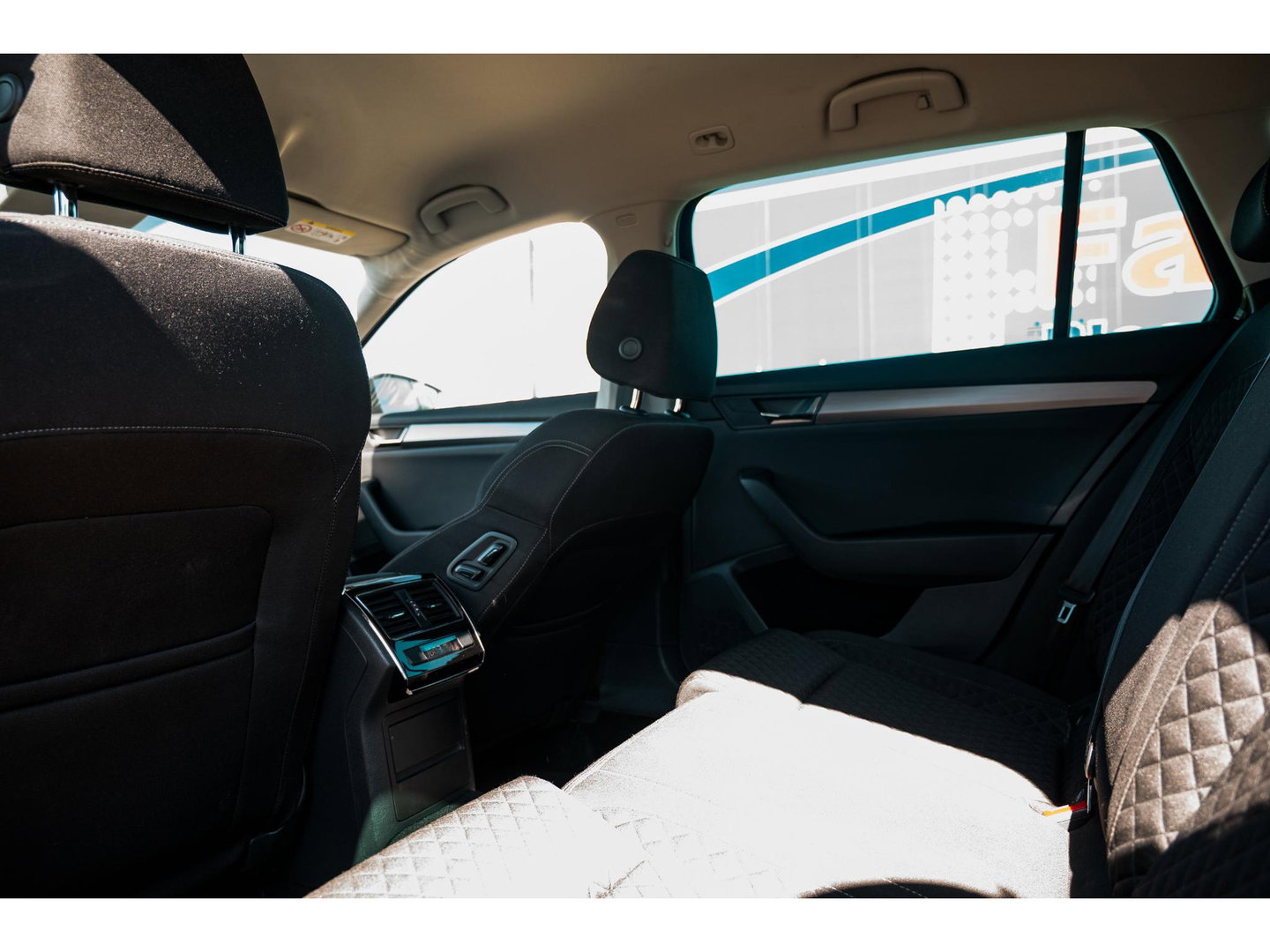 Škoda Superb Combi 1.8 TSI Style Business | TREKHAAK 1800 KG | ADAPTIVE CRUISE