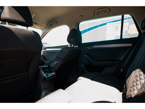 Škoda Superb Combi 1.8 TSI Style Business | TREKHAAK 1800 KG | ADAPTIVE CRUISE