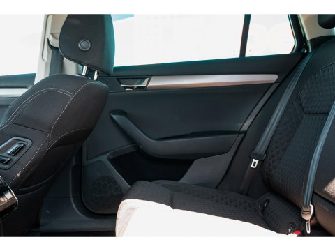 Škoda Superb Combi 1.8 TSI Style Business | TREKHAAK 1800 KG | ADAPTIVE CRUISE