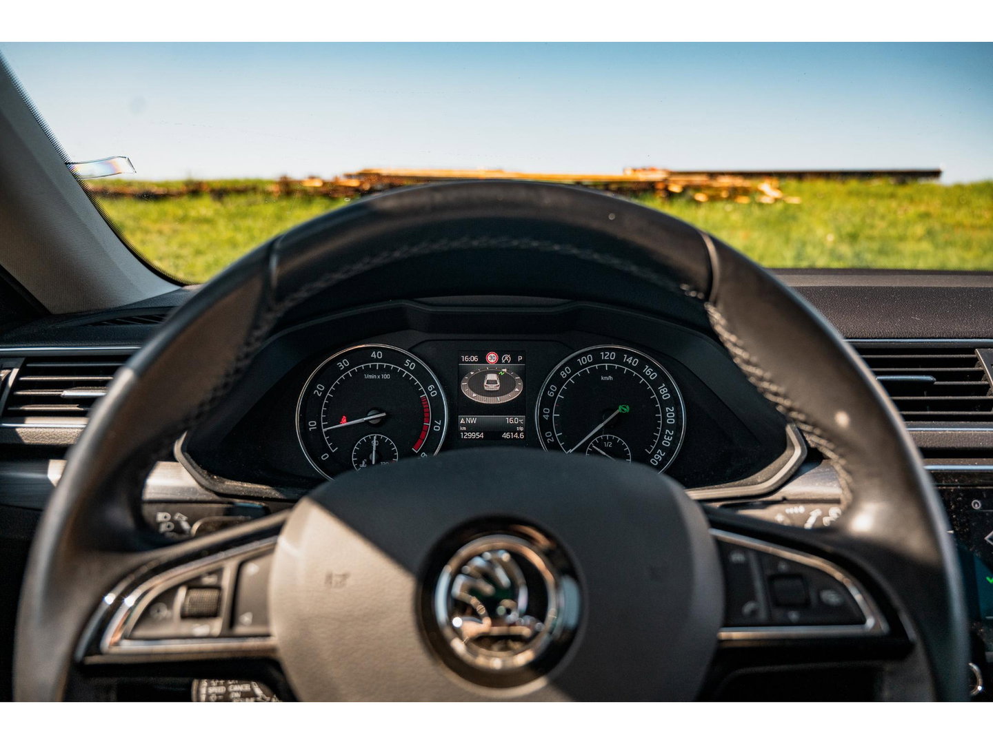 Škoda Superb Combi 1.8 TSI Style Business | TREKHAAK 1800 KG | ADAPTIVE CRUISE