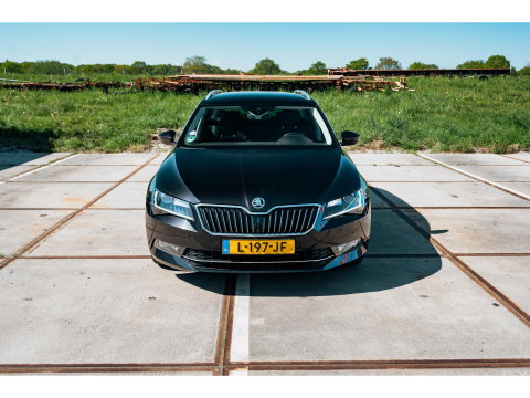 Škoda Superb Combi 1.8 TSI Style Business | TREKHAAK 1800 KG | ADAPTIVE CRUISE