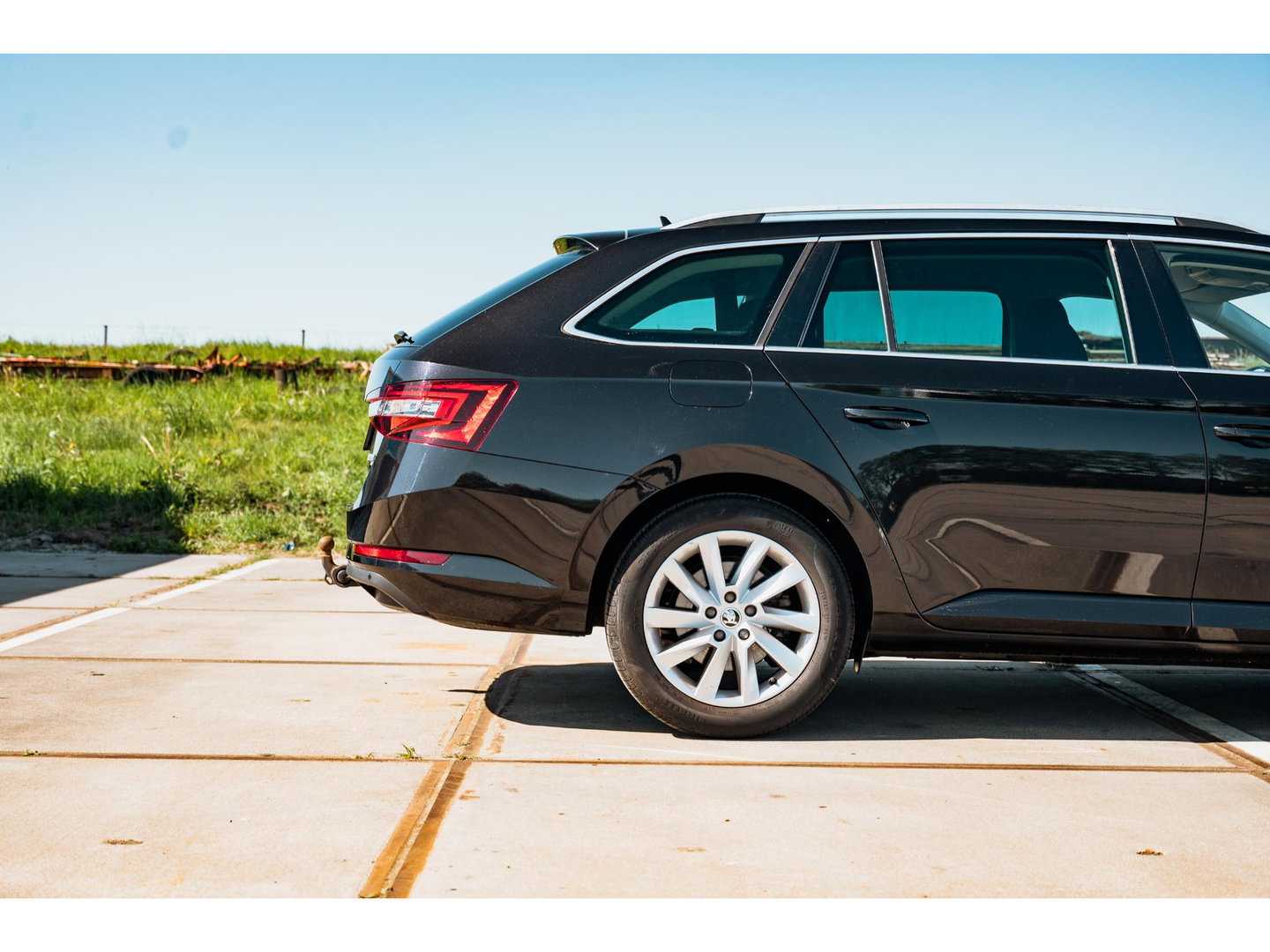 Škoda Superb Combi 1.8 TSI Style Business | TREKHAAK 1800 KG | ADAPTIVE CRUISE