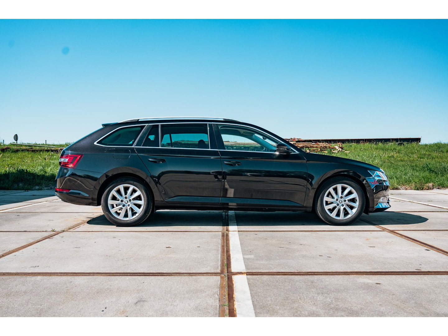 Škoda Superb Combi 1.8 TSI Style Business | TREKHAAK 1800 KG | ADAPTIVE CRUISE