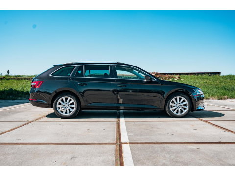 Škoda Superb Combi 1.8 TSI Style Business | TREKHAAK 1800 KG | ADAPTIVE CRUISE