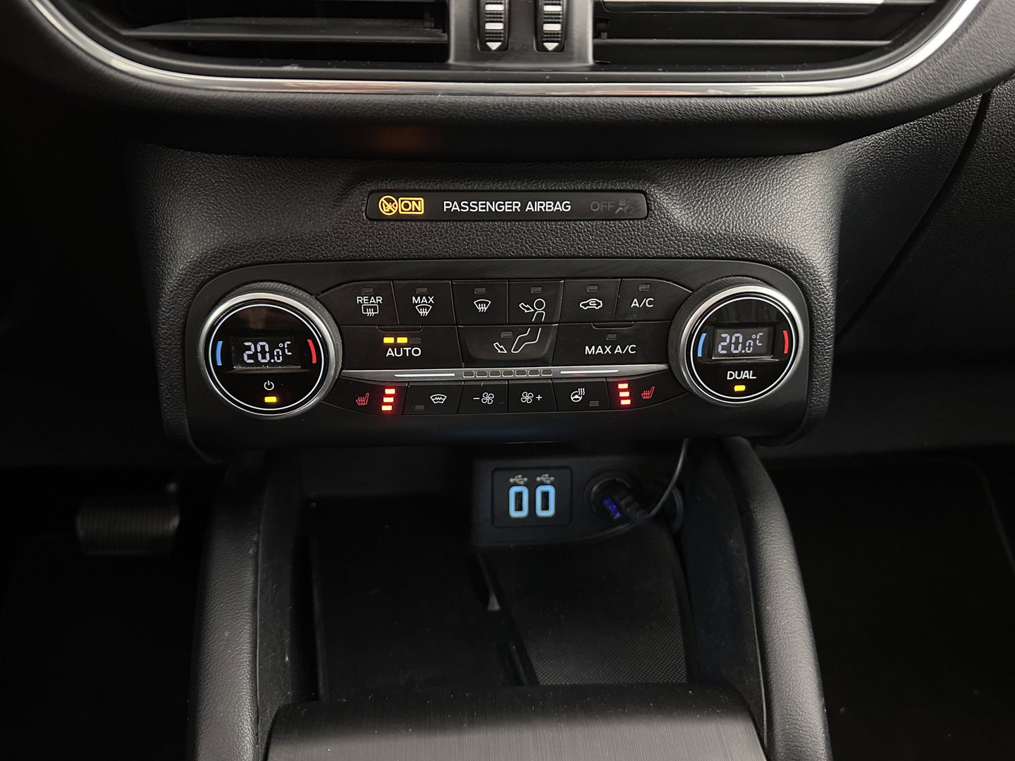 Ford Kuga 2.5 PHEV Vignale (Plug-in) (INCL-BTW) Aut. *LEATHER | ADAPTIVE-CRUISE | FULL-LED | DIGI-COCKPIT | KEYLESS | DAB | CARPLAY | NAVI-FULLMAP | MEMORY-PACK | HEATED-COMFORTSEATS | PRIVACYGLASS | TOWBAR | 18''ALU*