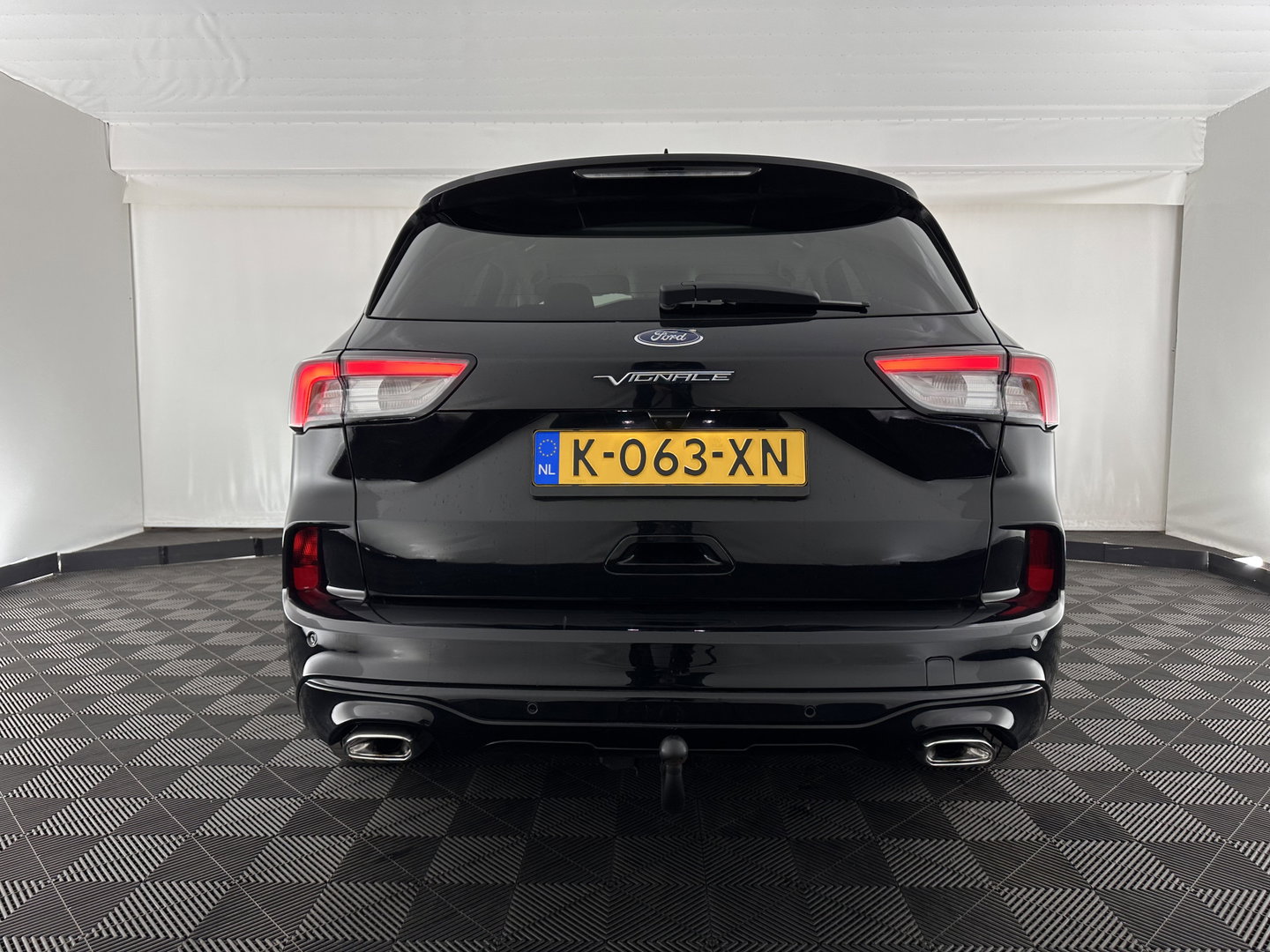 Ford Kuga 2.5 PHEV Vignale (Plug-in) (INCL-BTW) Aut. *LEATHER | ADAPTIVE-CRUISE | FULL-LED | DIGI-COCKPIT | KEYLESS | DAB | CARPLAY | NAVI-FULLMAP | MEMORY-PACK | HEATED-COMFORTSEATS | PRIVACYGLASS | TOWBAR | 18''ALU*
