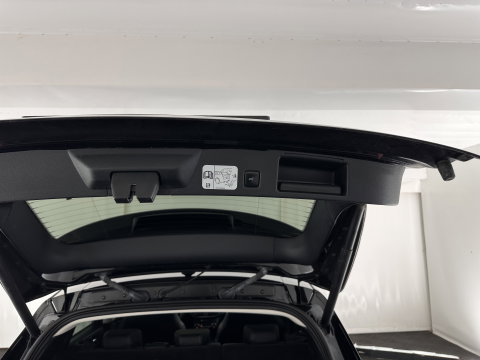 Ford Kuga 2.5 PHEV Vignale (Plug-in) (INCL-BTW) Aut. *LEATHER | ADAPTIVE-CRUISE | FULL-LED | DIGI-COCKPIT | KEYLESS | DAB | CARPLAY | NAVI-FULLMAP | MEMORY-PACK | HEATED-COMFORTSEATS | PRIVACYGLASS | TOWBAR | 18''ALU*
