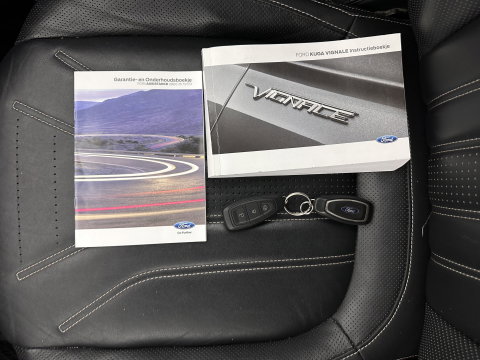 Ford Kuga 2.5 PHEV Vignale (Plug-in) (INCL-BTW) Aut. *LEATHER | ADAPTIVE-CRUISE | FULL-LED | DIGI-COCKPIT | KEYLESS | DAB | CARPLAY | NAVI-FULLMAP | MEMORY-PACK | HEATED-COMFORTSEATS | PRIVACYGLASS | TOWBAR | 18''ALU*