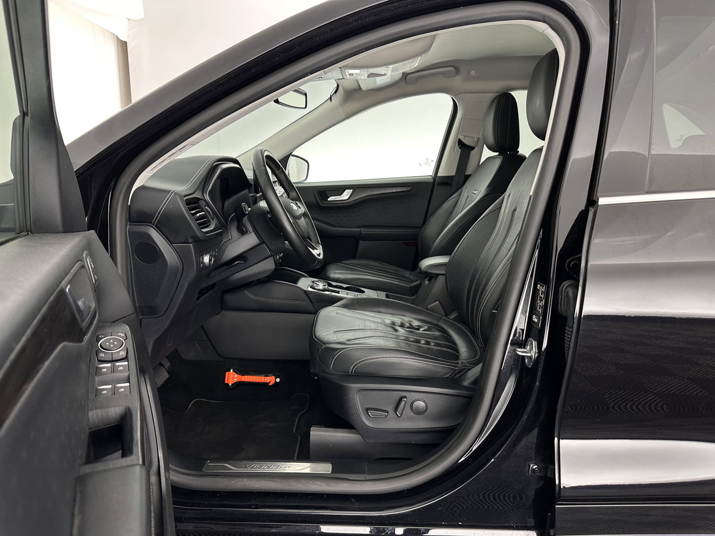 Ford Kuga 2.5 PHEV Vignale (Plug-in) (INCL-BTW) Aut. *LEATHER | ADAPTIVE-CRUISE | FULL-LED | DIGI-COCKPIT | KEYLESS | DAB | CARPLAY | NAVI-FULLMAP | MEMORY-PACK | HEATED-COMFORTSEATS | PRIVACYGLASS | TOWBAR | 18''ALU*