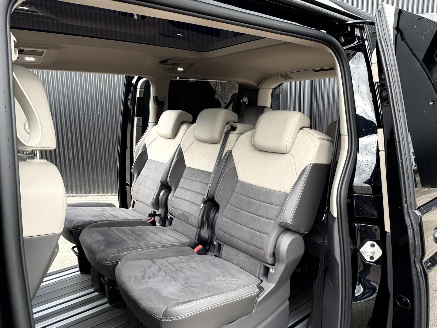 Volkswagen Multivan 1.4 eHybrid L2H1 Style PANO | ALCANTARA | HOUTEN VLOER | STUURVERWARMING | ELEK DEUREN