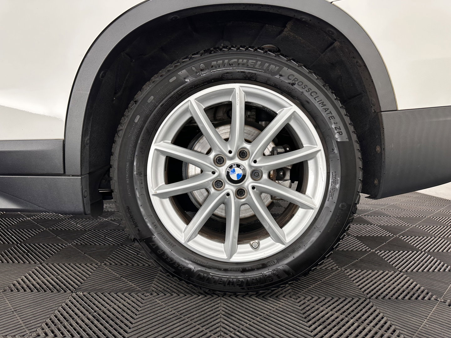 BMW X1 sDrive16d Centennial High Executive *LEATHER | FULL-LED | HEATED-COMFORTSEATS | HIFI-SOUND | NAVI-FULLMAP | ECC | HEAD-UP | PDC | CRUISE | 17''ALU*