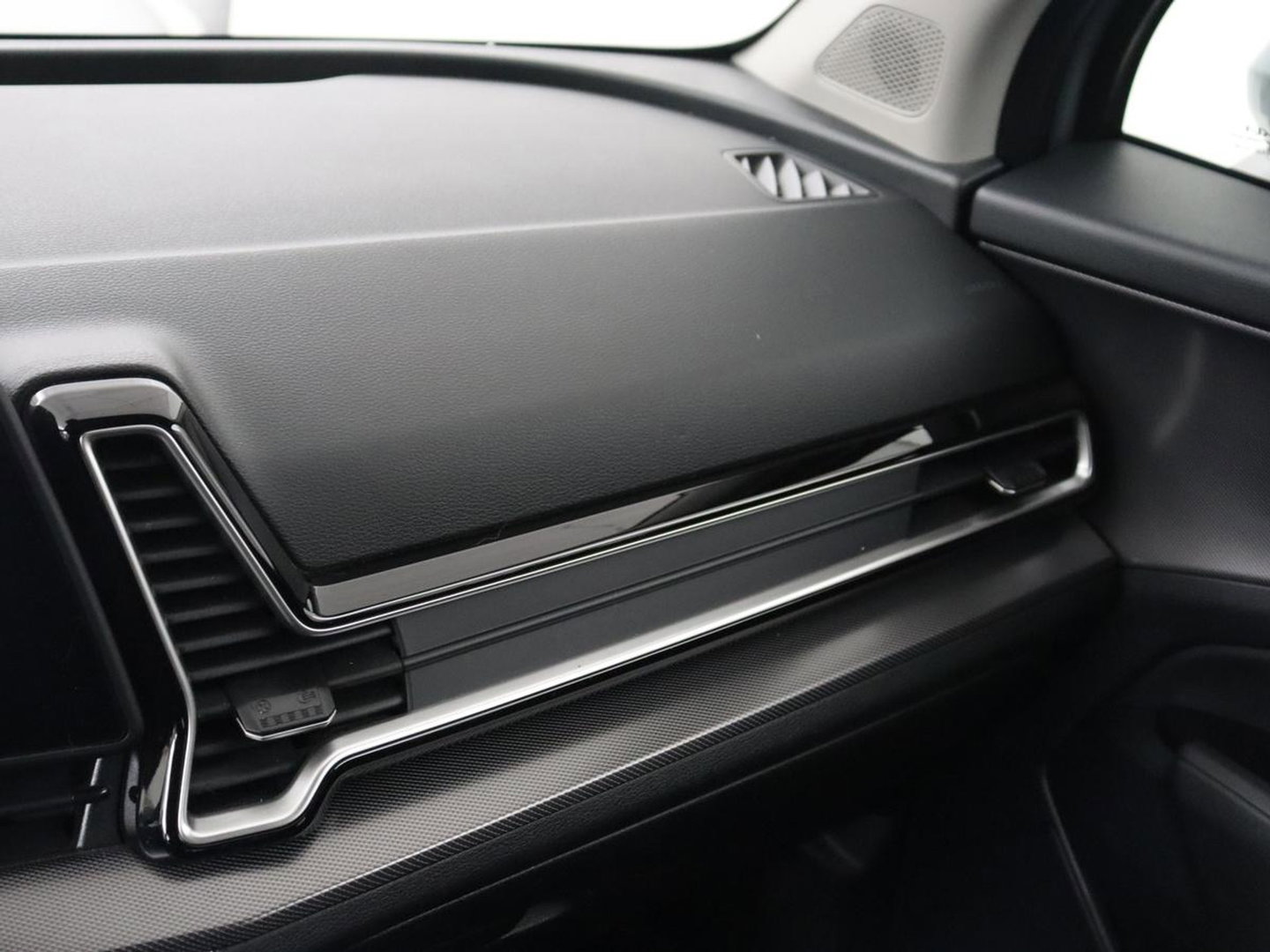 Kia Sportage 1.6 T-GDi Plug-in Hybrid AWD DynamicLine | SOH 97,2% | Camera | Carplay | Adaptive cruise | Navigatie | 19'' | Full LED | Climate control | PHEV