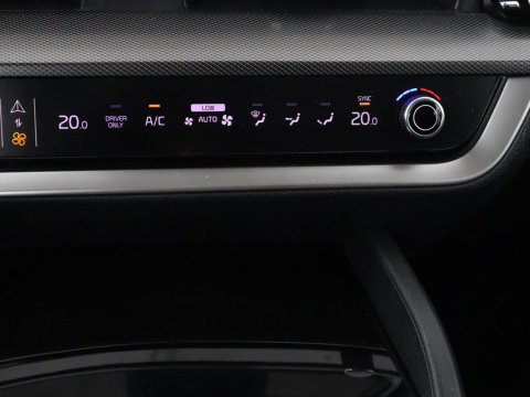 Kia Sportage 1.6 T-GDi Plug-in Hybrid AWD DynamicLine | SOH 97,2% | Camera | Carplay | Adaptive cruise | Navigatie | 19'' | Full LED | Climate control | PHEV