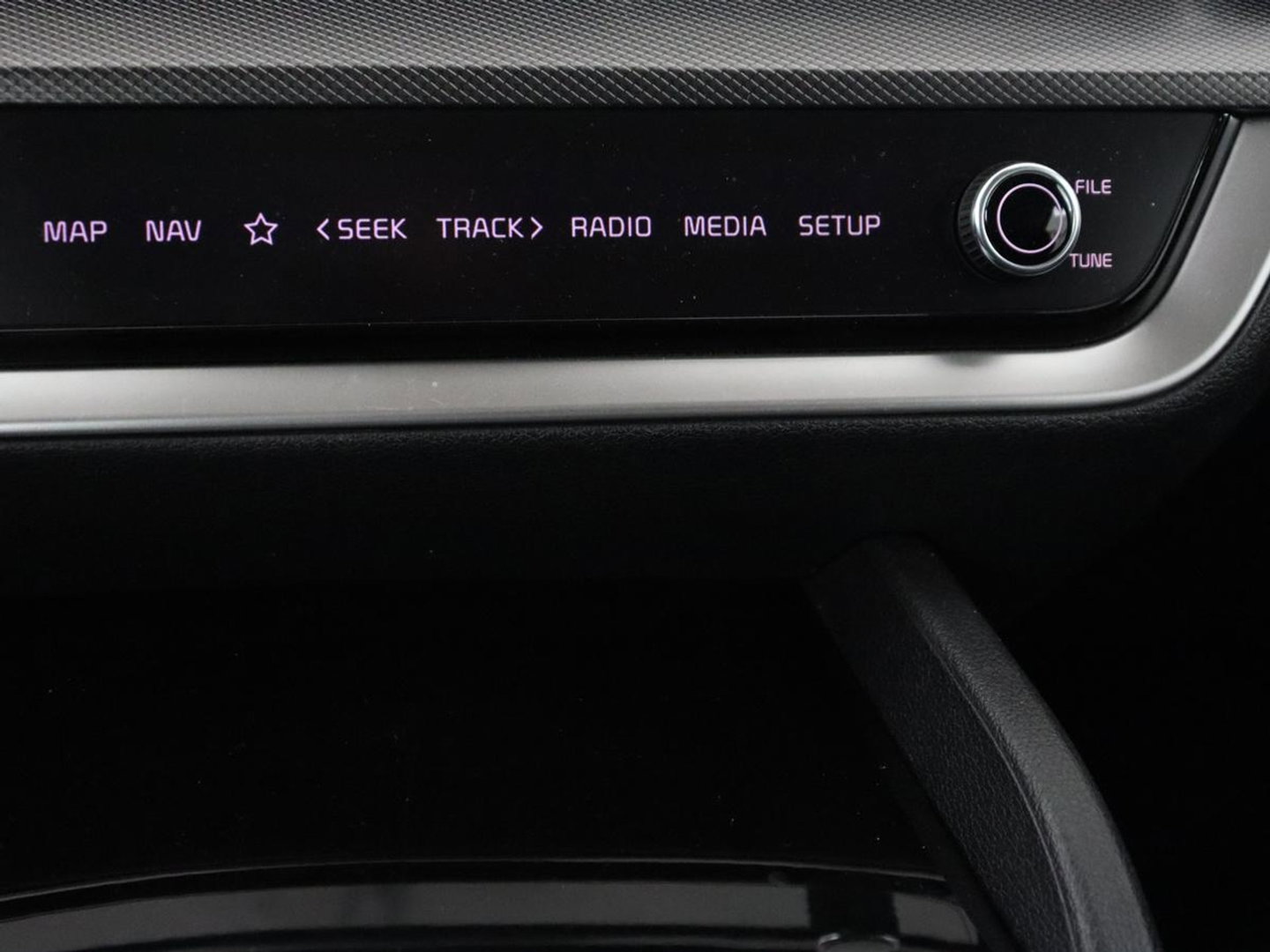 Kia Sportage 1.6 T-GDi Plug-in Hybrid AWD DynamicLine | SOH 97,2% | Camera | Carplay | Adaptive cruise | Navigatie | 19'' | Full LED | Climate control | PHEV