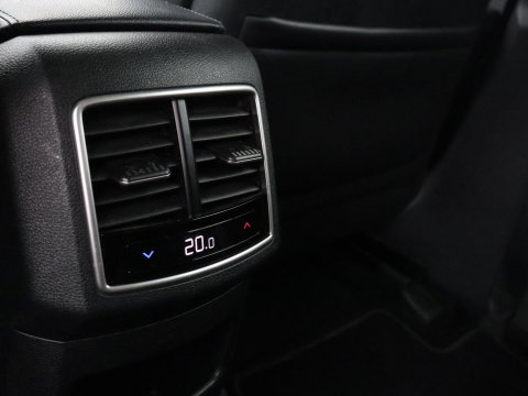 Kia Sportage 1.6 T-GDi Plug-in Hybrid AWD DynamicLine | SOH 97,2% | Camera | Carplay | Adaptive cruise | Navigatie | 19'' | Full LED | Climate control | PHEV