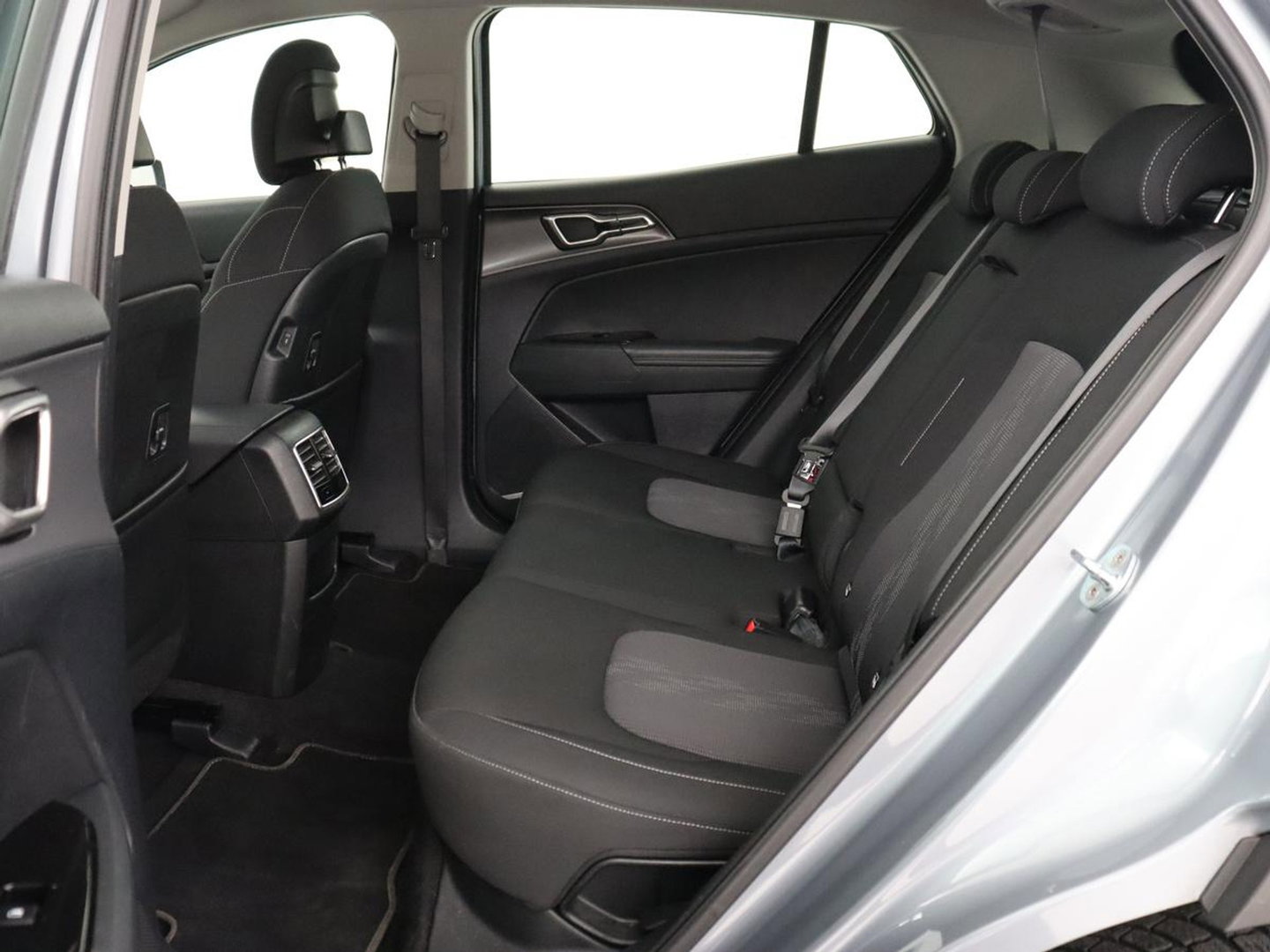 Kia Sportage 1.6 T-GDi Plug-in Hybrid AWD DynamicLine | SOH 97,2% | Camera | Carplay | Adaptive cruise | Navigatie | 19'' | Full LED | Climate control | PHEV
