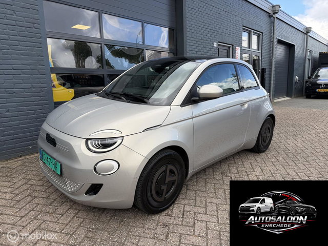 Fiat 500e - Giorgio Armani 42 kWh 118 PK Airco Navi Pano Leder