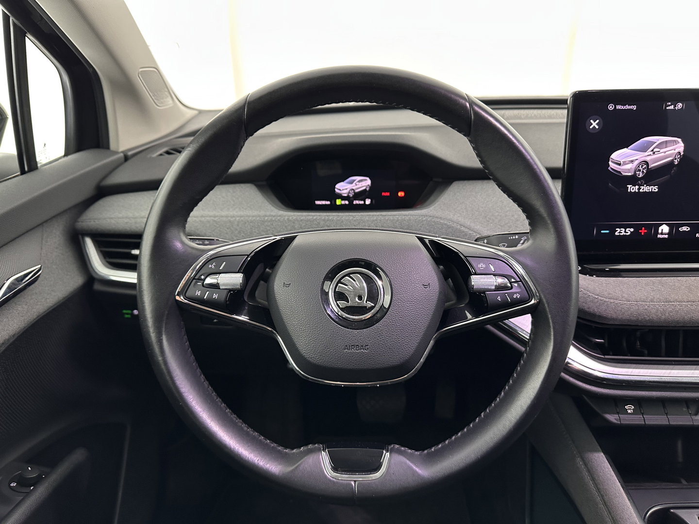 Škoda Enyaq iV 60 [ 3-Fase-11kW ] {SOH-88%} (INCL-BTW) *LEATHER-FABRIC | FULL-LED | DIGI-COCKPIT | CAMERA | KEYLESS | NAVI-FULLMAP | AMBIENTLIGHT | ECC | HEATED-COMFORTSEATS | PRIVACY-GLASS | DAB+ | PDC | CRUISE | 19"ALU*