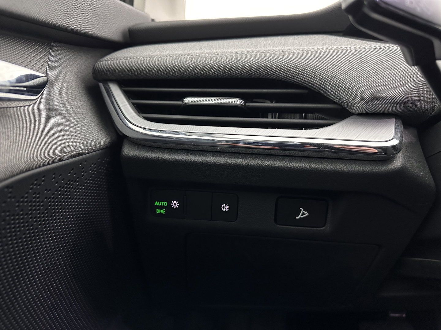 Škoda Enyaq iV 60 [ 3-Fase-11kW ] {SOH-88%} (INCL-BTW) *LEATHER-FABRIC | FULL-LED | DIGI-COCKPIT | CAMERA | KEYLESS | NAVI-FULLMAP | AMBIENTLIGHT | ECC | HEATED-COMFORTSEATS | PRIVACY-GLASS | DAB+ | PDC | CRUISE | 19"ALU*