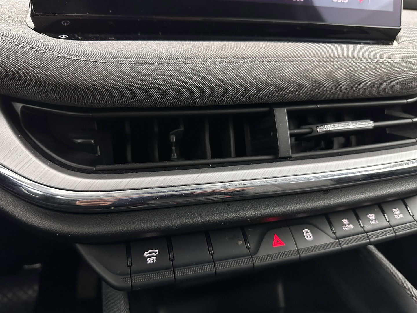 Škoda Enyaq iV 60 [ 3-Fase-11kW ] {SOH-88%} (INCL-BTW) *LEATHER-FABRIC | FULL-LED | DIGI-COCKPIT | CAMERA | KEYLESS | NAVI-FULLMAP | AMBIENTLIGHT | ECC | HEATED-COMFORTSEATS | PRIVACY-GLASS | DAB+ | PDC | CRUISE | 19"ALU*