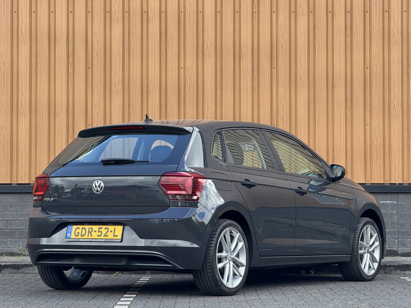 Volkswagen Polo 1.6 TDI | Bluetooth | Radio / CD | Centrale Deurvergrendeling | Isofix | Automatische Verlichting | Start Stop |