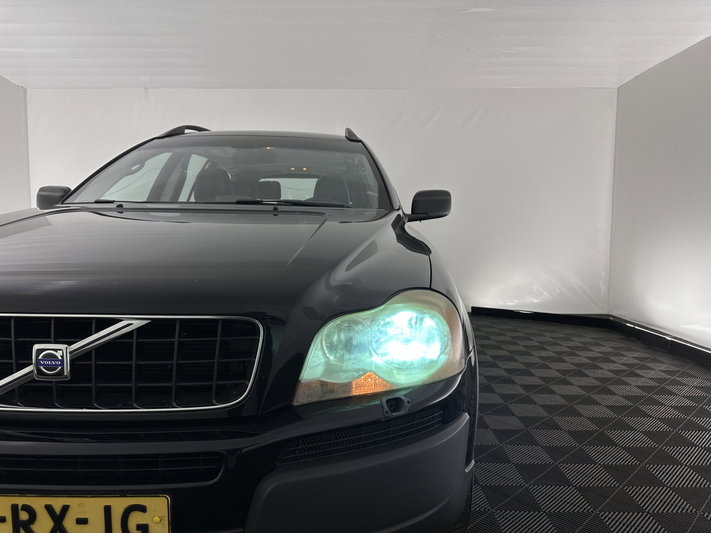 Volvo XC90 2.5 T [ 7-Pers. ] Aut. *LEATHER | NAVI-FULLMAP | MEMORY-PACK | HEATED-COMFORTSEATS | ECC | TOWBAR | PDC | CRUISE | 18''ALU*