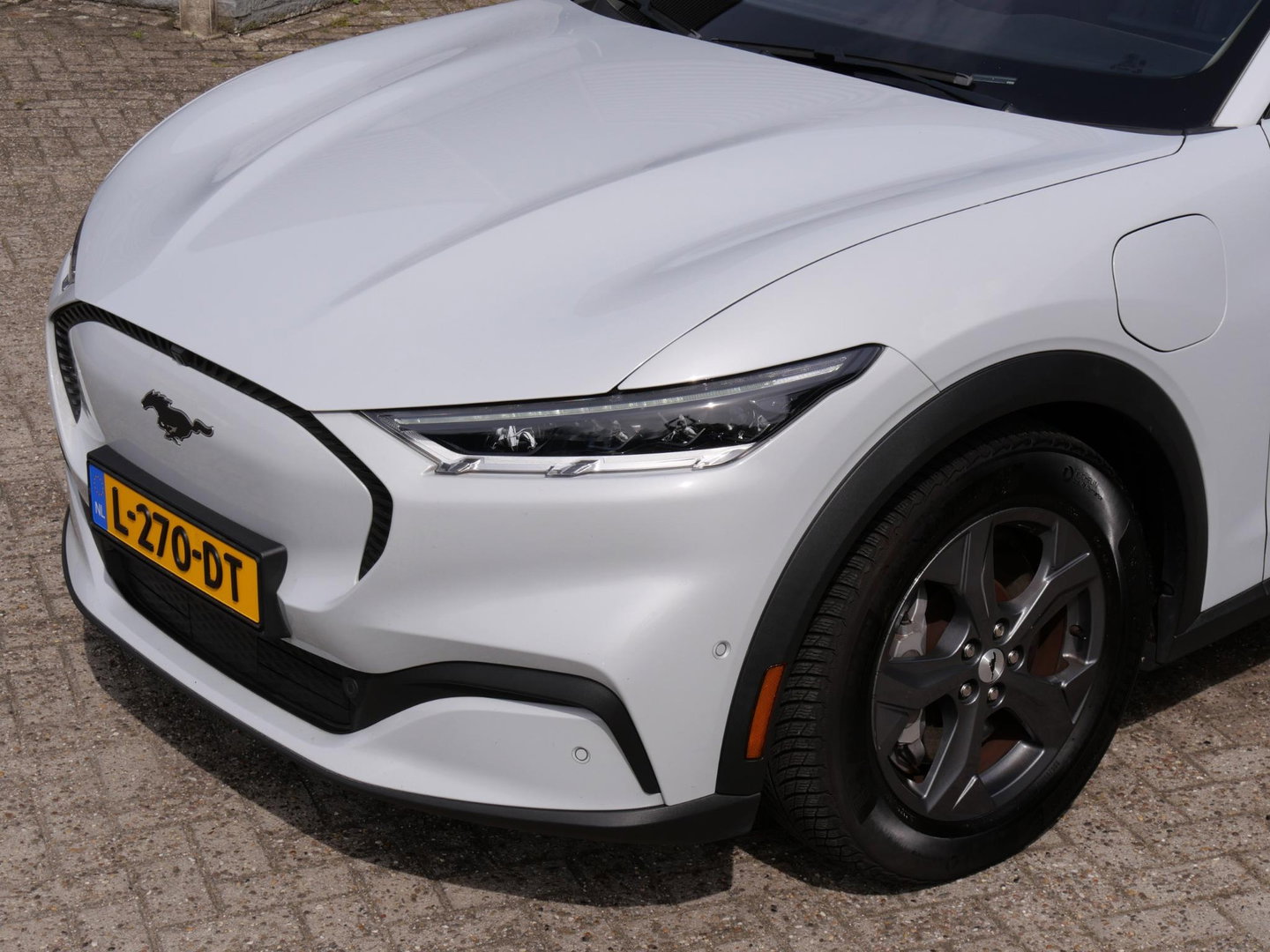 Ford Mustang Mach-E EXTENDED RWD 98kWh/ TECHNOLOGY PACK PLUS/ 4 NIEUWE ALL-SEASON BANDEN/ SOH 93%