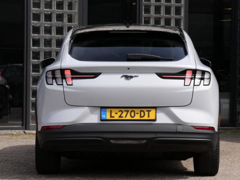 Ford Mustang Mach-E EXTENDED RWD 98kWh/ TECHNOLOGY PACK PLUS/ 4 NIEUWE ALL-SEASON BANDEN/ SOH 93%