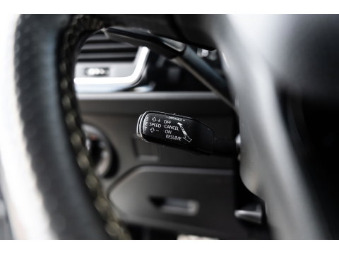 SEAT Leon 2.0 TSI CUPRA VIRTUAL BREMBO SCHAAL CARBON R PACK