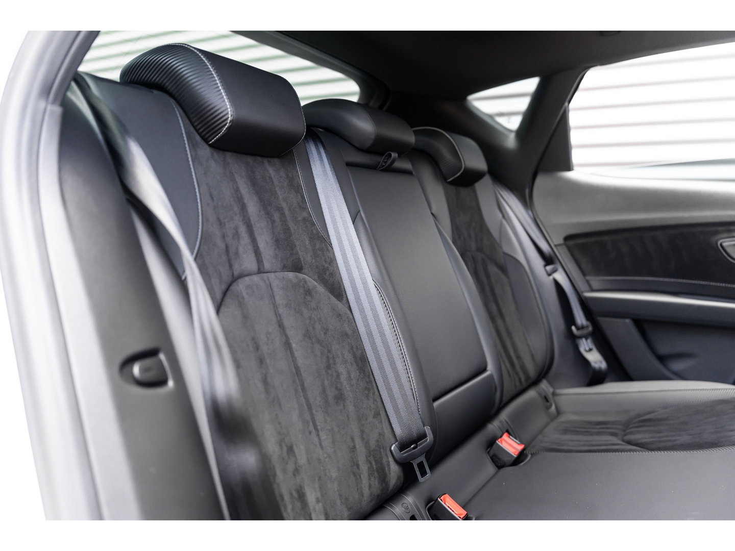 SEAT Leon 2.0 TSI CUPRA VIRTUAL BREMBO SCHAAL CARBON R PACK