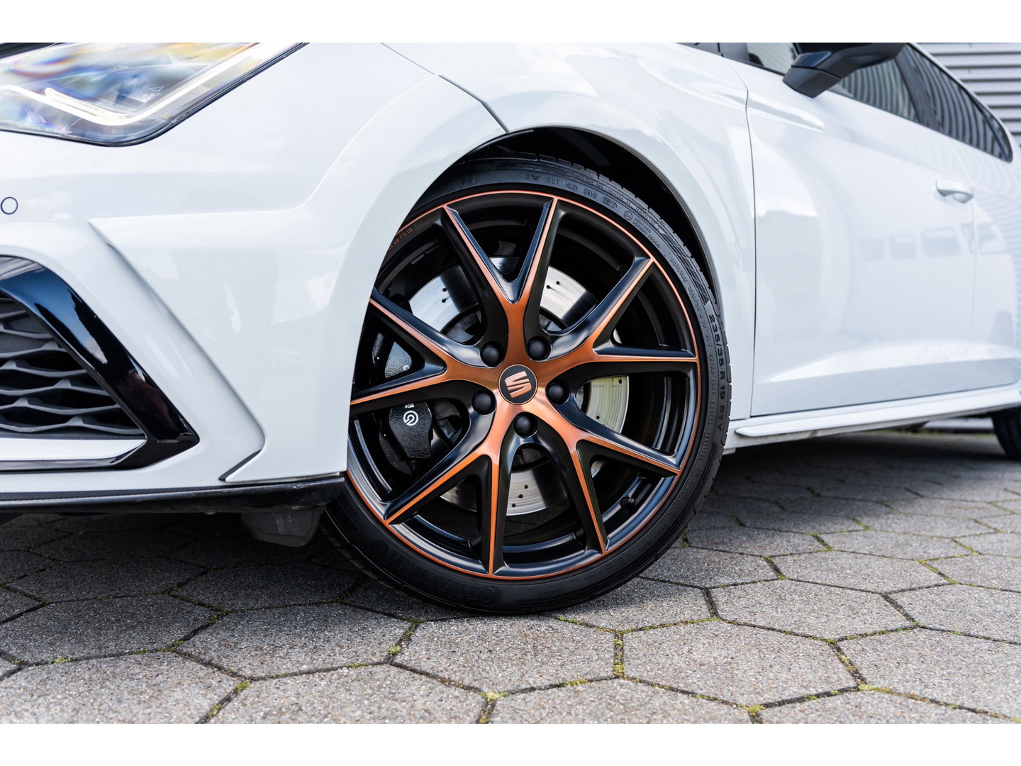 SEAT Leon 2.0 TSI CUPRA VIRTUAL BREMBO SCHAAL CARBON R PACK