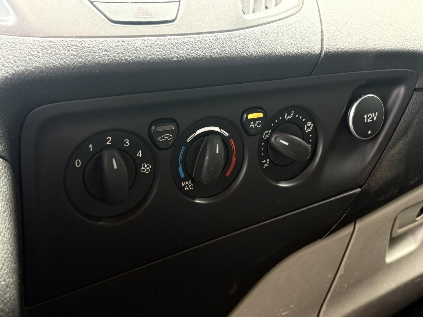 Ford Transit Custom 340 2.0 TDCI L2H1 Ambiente DC | DAKDRAGERS | 130PK