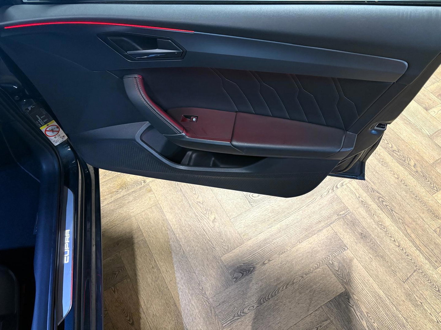 CUPRA Leon 1.5 eTSI PANO KEYLESS MEMORY VOL'