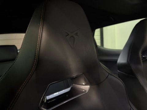 CUPRA Leon 1.5 eTSI PANO KEYLESS MEMORY VOL'
