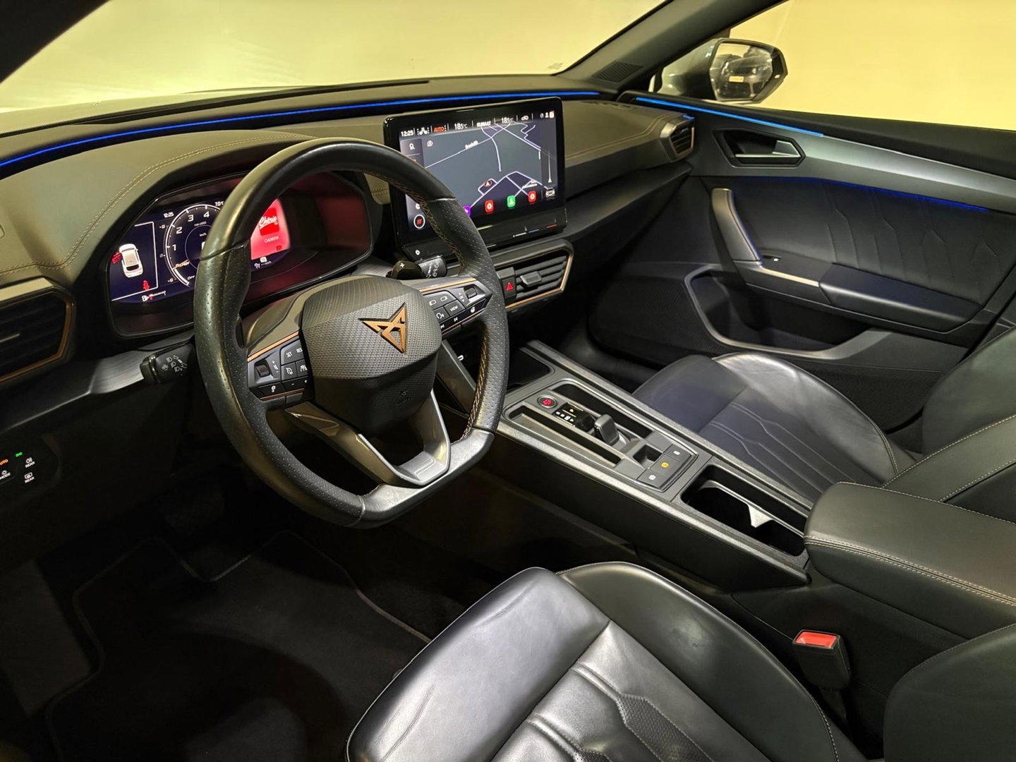 CUPRA Leon 1.5 eTSI PANO KEYLESS MEMORY VOL'